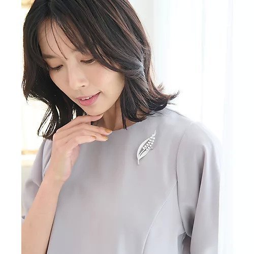【エニー/ANY】のパールリーフブローチ 人気、トレンドファッション・服の通販 founy(ファニー) 　ファッション　Fashion　レディースファッション　Fashion for Women　スーツ　Suit, Formalwear　セットアップ　Set-Up, Coordinated Outfit　セレモニー　Ceremony　ビジュー　Bijou, Jewel-like Accent　フォーマル　Formal, Dressy　ブローチ　Brooch, Pin Brooch　リーフ　Leaf, Botanical Leaf　 other-1|ID: prp329100004827176 ipo3291000000035125187