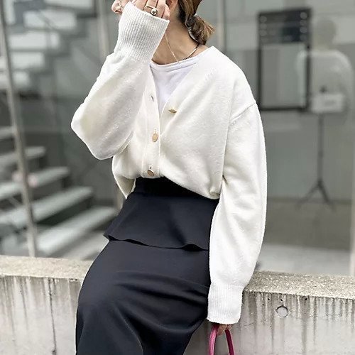 【ノーリーズ/NOLLEY'S】の5GノアリスVネックカーディガン インテリア・キッズ・メンズ・レディースファッション・服の通販 founy(ファニー) 　ファッション　Fashion　レディースファッション　Fashion for Women　トップス・カットソー　Cut & Sew Tops　カーディガン・羽織り　Layered Style Cardigans　Vネックトップス　V-Neck Tops / V-Cut Neckline Shirts　2025年　2025　2025-2026秋冬・A/W　Autumn/Winter 2025–26 AW25–26　カーディガン　Cardigan, Knitwear　ストレッチ　Stretch, Stretchy Fabric　スリーブ　Sleeve, Long Sleeve / Short Sleeve　ロング　Long, Long-Length　オフホワイト|ID: prp329100004830082 ipo3291000000035157135