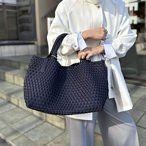 【ノーリーズ/NOLLEY'S】のメッシュトートM インテリア・キッズ・メンズ・レディースファッション・服の通販 founy(ファニー) 　ファッション　Fashion　レディースファッション　Fashion for Women　バッグ　Bags　2026年　2026　チャーム　Charm, Pendant　ハンド　Hand, Handmade　メッシュ　Mesh, Net Fabric　人気　Popular, Best Seller　別注　Limited Edition, Custom Order　定番　Standard, Basic Item　春　Spring　軽量　Lightweight, Ultra Light　ネイビー|ID: prp329100004834378 ipo3291000000035211736