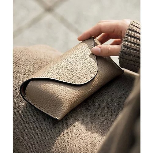 【スタイルデリ/STYLE DELI】の【DELI by】エンベロープフラップレザーサングラスケース インテリア・キッズ・メンズ・レディースファッション・服の通販 founy(ファニー) 　ファッション　Fashion　レディースファッション　Fashion for Women　サングラス&メガネ　Sunglasses & Eyewear　サングラス　Sunglasses, Shades　スマート　Smart, Elegant　チェーン　Chain, Chain Strap　フラップ　Flap, Flap Pocket　メガネ　Glasses, Eyewear　おすすめ　Recommended / Our Picks　ギフト プレゼント　Gift / Present　トープ|ID: prp329100004837005 ipo3291000000035238937