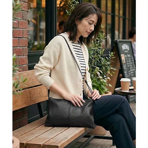 【スタイルデリ/STYLE DELI】の【DELI by】ソフトドレープ・リアルレザースリムショルダーバッグ 人気、トレンドファッション・服の通販 founy(ファニー) 　ファッション　Fashion　レディースファッション　Fashion for Women　バッグ　Bags　ショルダー　Shoulder, Shoulder Strap　スマート　Smart, Elegant　スリム　Slim, Slim Fit　財布　Wallet, Purse　フィット　Fit, Slim Fit　フォルム　Silhouette, Form　ポケット　Pocket, Pocket Detail　ポーチ　Pouch, Small Case　ビジネス 仕事 通勤　Business / Work / Commuting　other-2|ID: prp329100004837893 ipo3291000000035249274