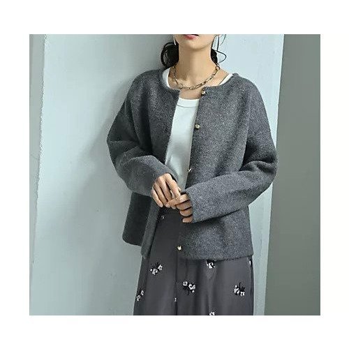 【スタイルデリ/STYLE DELI】の【BLK001】ノーカラーゴールドボタンカーディガン インテリア・キッズ・メンズ・レディースファッション・服の通販 founy(ファニー) 　ファッション　Fashion　レディースファッション　Fashion for Women　トップス・カットソー　Cut & Sew Tops　カーディガン・羽織り　Layered Style Cardigans　アクリル　Acrylic Material　カットソー　Cut and Sewn Top　カーディガン　Cardigan, Knitwear　コンパクト　Compact, Small Size　スラックス　Slacks, Dress Pants　バランス　Balance, Style Balance　おすすめ　Recommended / Our Picks　ダークグレー|ID: prp329100004851994 ipo3291000000035614942
