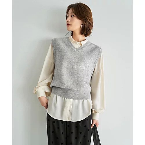 【スタイルデリ/STYLE DELI】のベーシックVネックニットベスト 人気、トレンドファッション・服の通販 founy(ファニー) 　ファッション　Fashion　レディースファッション　Fashion for Women　アウター　Coat / Outerwear Collection　トップス・カットソー　Cut & Sew Tops　ニット　Knit Tops & Sweaters　ベスト&ジレ / 重ね着スタイル　Vests & Gilets　Vネックトップス　V-Neck Tops / V-Cut Neckline Shirts　イエロー　Yellow　インナー　Innerwear　春　Spring　カットソー　Cut and Sewn Top　シンプル　Simple, Minimal　スリット　Slit, Slit Detail　トレンド　Trend, Trending Now　長袖　Long Sleeve, Full Sleeve　バランス　Balance, Style Balance　フィット　Fit, Slim Fit　フォルム　Silhouette, Form　ベスト　Vest, Waistcoat　ベーシック　Basic, Essential　ミドル　Middle Length, Mid Height　冬　Winter / This Winter　other-2|ID: prp329100004851997 ipo3291000000035614979