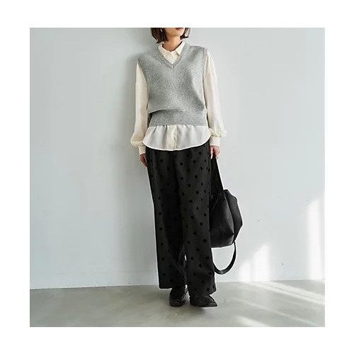 【スタイルデリ/STYLE DELI】のベーシックVネックニットベスト 人気、トレンドファッション・服の通販 founy(ファニー) 　ファッション　Fashion　レディースファッション　Fashion for Women　アウター　Coat / Outerwear Collection　トップス・カットソー　Cut & Sew Tops　ニット　Knit Tops & Sweaters　ベスト&ジレ / 重ね着スタイル　Vests & Gilets　Vネックトップス　V-Neck Tops / V-Cut Neckline Shirts　イエロー　Yellow　インナー　Innerwear　春　Spring　カットソー　Cut and Sewn Top　シンプル　Simple, Minimal　スリット　Slit, Slit Detail　トレンド　Trend, Trending Now　長袖　Long Sleeve, Full Sleeve　バランス　Balance, Style Balance　フィット　Fit, Slim Fit　フォルム　Silhouette, Form　ベスト　Vest, Waistcoat　ベーシック　Basic, Essential　ミドル　Middle Length, Mid Height　冬　Winter / This Winter　other-3|ID: prp329100004851997 ipo3291000000035614982