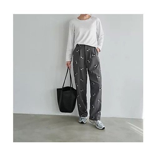 【スタイルデリ/STYLE DELI】のなんかカワイイ長袖シンプルTシャツ 人気、トレンドファッション・服の通販 founy(ファニー) 　ファッション　Fashion　レディースファッション　Fashion for Women　トップス・カットソー　Cut & Sew Tops　シャツ・ブラウス・オフィスカジュアル　Elegant Blouses & Button-Ups　ロングTシャツ・Tシャツ　Longline T-Shirts & Tees　イエロー　Yellow　インナー　Innerwear　シンプル　Simple, Minimal　ジャケット　Jacket, Outerwear　ストレート　Straight, Straight Cut　スリット　Slit, Slit Detail　とろみ　Fluid, Flowy Fabric　なめらか　Smooth, Silky Texture　長袖　Long Sleeve, Full Sleeve　バランス　Balance, Style Balance　フィット　Fit, Slim Fit　夏　Summer　エレガント 上品　Elegant　other-2|ID: prp329100004860681 ipo3291000000035997614