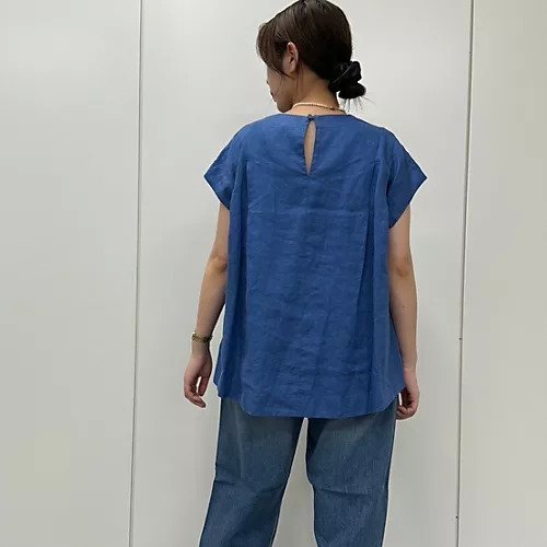 【トゥエルブクローゼット/12closet】の【洗える】ヨーロピアンリネン タック入りTブラウス 人気、トレンドファッション・服の通販 founy(ファニー) 　ファッション　Fashion　レディースファッション　Fashion for Women　トップス・カットソー　Cut & Sew Tops　シャツ・ブラウス・オフィスカジュアル　Elegant Blouses & Button-Ups　スリット　Slit, Slit Detail　スリーブ　Sleeve, Long Sleeve / Short Sleeve　ネックレス　Necklace, Pendant Necklace　フォルム　Silhouette, Form　フレンチ　French, French Style　リネン　Linen, Linen Fabric　エレガント 上品　Elegant　夏　Summer　洗える　Machine Washable　other-3|ID: prp329100004884053 ipo3291000000036457558