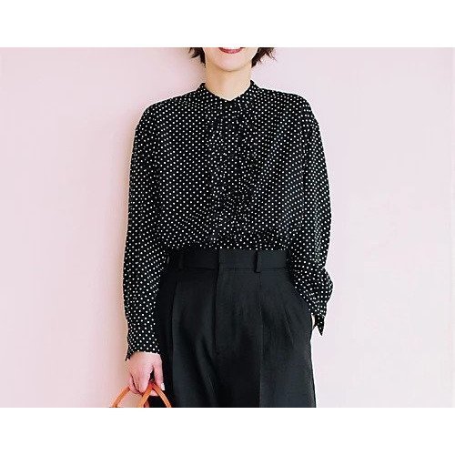 【トゥエルブクローゼット/12closet】の【福田麻琴さんコラボ】【洗える】【接触冷感】フロントフリルブラウス 人気、トレンドファッション・服の通販 founy(ファニー) 　ファッションモデル・俳優・女優　Models　女性　Women　福田麻琴　Fukuda Makoto　ファッション　Fashion　レディースファッション　Fashion for Women　トップス・カットソー　Cut & Sew Tops　シャツ・ブラウス・オフィスカジュアル　Elegant Blouses & Button-Ups　コラボ　Collaboration, Collab　スリット　Slit, Slit Detail　タイプライター　Typewriter Fabric, Crisp Cotton　ドット　Polka Dot, Dot Pattern　ドレープ　Drape, Draping Fabric　フリル　Frill, Ruffle　プリント　Print, Printed Pattern　洗える　Machine Washable　other-3|ID: prp329100004887468 ipo3291000000036493153