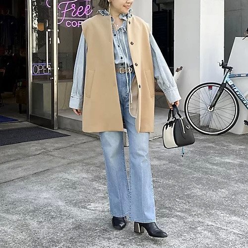 【リエミラー/Rie Miller】の【RM denim】フリルギャザーデニムブラウス 大人の最旬トレンドファッション＆コーディネート founy(ファウニー) 　ファッション　Fashion　レディースファッション　Fashion for Women　トップス・カットソー　Cut & Sew Tops　シャツ・ブラウス・オフィスカジュアル　Elegant Blouses & Button-Ups　2026年　2026　2026春夏・S/S　Spring/Summer 2026 SS26　おすすめ　Recommended / Our Picks　キャミソール　Camisole, Spaghetti Strap Top　ギャザー　Gathered, Ruffled　スウェット / スエット　Sweatshirt, Sweatwear　タンク　Tank Top, Sleeveless Top　デニム　Denim, Jeans Material　フリル　Frill, Ruffle　夏　Summer　春　Spring　A/W・秋冬　Autumn/Winter　羽織　Haori, Light Jacket　other-2|ID: prp329100004887535 ipo3291000000037249247