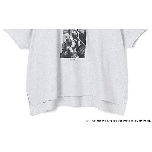 【スアデオ/suadeo】の【suadeo別注】LIFE YALE JOEL猫Tシャツ インテリア・キッズ・メンズ・レディースファッション・服の通販 founy(ファウニー) 　ファッション　Fashion　レディースファッション　Fashion for Women　トップス・カットソー　Cut & Sew Tops　シャツ・ブラウス・オフィスカジュアル　Elegant Blouses & Button-Ups　ロングTシャツ・Tシャツ　Longline T-Shirts & Tees　洗える　Machine Washable　グラフィック　Graphic, Graphic Design　コレクション　Collection, Seasonal Line　シンプル　Simple, Minimal　ジャケット　Jacket, Outerwear　スリット　Slit, Slit Detail　女優　Actress Style, Celebrity Inspired　雑誌　Magazine, Fashion Magazine　猫　Cat, Kitty　バランス　Balance, Style Balance　プリント　Print, Printed Pattern　別注　Limited Edition, Custom Order　モチーフ　Motif, Design Theme　モノトーン　Monotone, Black and White　夏　Summer　ビジネス 仕事 通勤　Business / Work / Commuting　アッシュグレー|ID: prp329100004887583 ipo3291000000037245291