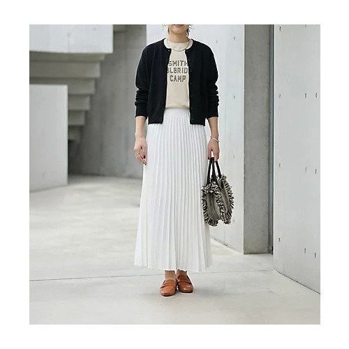 【スタイルデリ/STYLE DELI】のBASICクルーネックカーディガン 人気、トレンドファッション・服の通販 founy(ファニー) 　ファッション　Fashion　レディースファッション　Fashion for Women　トップス・カットソー　Cut & Sew Tops　カーディガン・羽織り　Layered Style Cardigans　イエロー　Yellow　スニーカー　Sneakers, Trainers　スリット　Slit, Slit Detail　定番　Standard, Basic Item　長袖　Long Sleeve, Full Sleeve　バランス　Balance, Style Balance　フォルム　Silhouette, Form　フレア　Flare, Flared　フロント　Front, Front Design　ポケット　Pocket, Pocket Detail　リラックス　Relax, Relaxed Fit　ループ　Loop, Loop Knit　夏　Summer　other-2|ID: prp329100004906681 ipo3291000000036738211