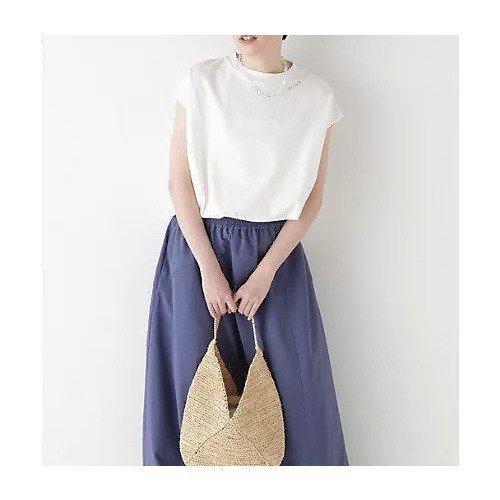 【ヒューマンウーマン/HUMAN WOMAN】のミニ裏毛刺繍ロゴプルオーバー インテリア・キッズ・メンズ・レディースファッション・服の通販 founy(ファニー) 　ファッション　Fashion　レディースファッション　Fashion for Women　トップス・カットソー　Cut & Sew Tops　カジュアルプルオーバー・ニットトップス　Pullovers & Knit Tops / Casual Pullovers　おすすめ　Recommended / Our Picks　スタンダード　Standard, Basic　スリーブ　Sleeve, Long Sleeve / Short Sleeve　トレーナー　Sweatshirt, Trainer　フレンチ　French, French Style　ベーシック　Basic, Essential　リラックス　Relax, Relaxed Fit　夏　Summer　ホワイト|ID: prp329100004916942 ipo3291000000036862984