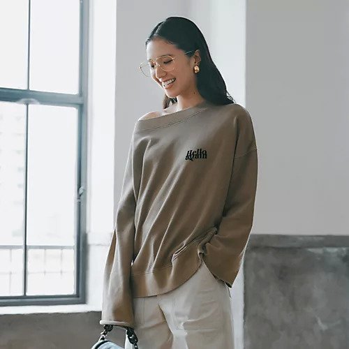 【スアデオ/suadeo】のボートネックロゴスウェット 人気、トレンドファッション・服の通販 founy(ファニー) 　ファッション　Fashion　レディースファッション　Fashion for Women　トップス・カットソー　Cut & Sew Tops　レディースパーカー・カジュアルフーディー　Casual Hoodies & Sweatshirts　スウェット・クルーネックトップス　Sweatshirts & Crewnecks / Relaxed Fit Sweat Tops　デコルテ　Décolleté, Neckline　ワイド　Wide, Wide Fit　洗える　Machine Washable　other-3|ID: prp329100004919710 ipo3291000000036910229