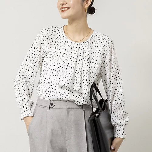 【ノーリーズソフィー/NOLLEY'S sophi】のウォッシャブルファンクショナルジョーゼットプリントタックフレアーブラウス インテリア・キッズ・メンズ・レディースファッション・服の通販 founy(ファニー) ファッション Fashion レディースファッション Fashion for Women トップス・カットソー Cut & Sew Tops シャツ・ブラウス・オフィスカジュアル Elegant Blouses & Button-Ups 2026年 2026 インナー Innerwear オケージョン Occasion Wear ジャケット Jacket, Outerwear ストレッチ Stretch, Stretchy Fabric フロント Front, Front Design プリント Print, Printed Pattern 吸水 Absorbent, Quick-Dry 無地 Plain, Solid Color 軽量 Lightweight, Ultra Light ビジネス 仕事 通勤 Business / Work / Commuting ホワイト系4|ID: prp329100004919733 ipo3291000000036910358