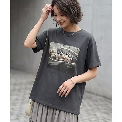 【スタイルデリ/STYLE DELI】の【LUXE】dogsフォトプリントさら編みTシャツ インテリア・キッズ・メンズ・レディースファッション・服の通販 founy(ファウニー) https://founy.com/ ファッション Fashion レディースファッション Fashion for Women トップス・カットソー Cut & Sew Tops シャツ・ブラウス・オフィスカジュアル Elegant Blouses & Button-Ups ロングTシャツ・Tシャツ Longline T-Shirts & Tees インナー Innerwear ヴィンテージ Vintage Style 春 Spring ジャケット Jacket, Outerwear ストレート Straight, Straight Cut スリット Slit, Slit Detail プリント Print, Printed Pattern ベーシック Basic, Essential 半袖 Short Sleeve, Half Sleeve S/S・春夏 SS, Spring/Summer, Warm Season 夏 Summer |ID: prp329100004935634 ipo3291000000037253427