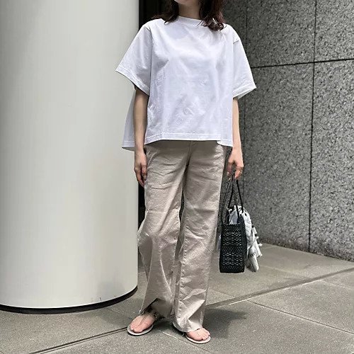 【コグ ザビッグスモーク/COGTHEBIGSMOKE】のタックデザインTシャツ 人気、トレンドファッション・服の通販 founy(ファニー) 　ファッション　Fashion　レディースファッション　Fashion for Women　トップス・カットソー　Cut & Sew Tops　シャツ・ブラウス・オフィスカジュアル　Elegant Blouses & Button-Ups　ロングTシャツ・Tシャツ　Longline T-Shirts & Tees　なめらか　Smooth, Silky Texture　コンパクト　Compact, Small Size　フォルム　Silhouette, Form　ボックス　Boxy, Box Shape　洗える　Machine Washable　other-2|ID: prp329100004935765 ipo3291000000037039614