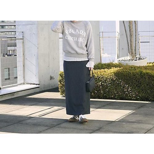 【オブラダ/Oblada】のOBLADA CINCH LOGO SWEAT 人気、トレンドファッション・服の通販 founy(ファニー) 　ファッション　Fashion　レディースファッション　Fashion for Women　トップス・カットソー　Cut & Sew Tops　レディースパーカー・カジュアルフーディー　Casual Hoodies & Sweatshirts　スウェット・クルーネックトップス　Sweatshirts & Crewnecks / Relaxed Fit Sweat Tops　おすすめ　Recommended / Our Picks　コンパクト　Compact, Small Size　シルバー　Silver, Metallic Silver　スウェット / スエット　Sweatshirt, Sweatwear　スリーブ　Sleeve, Long Sleeve / Short Sleeve　チェーン　Chain, Chain Strap　ネックレス　Necklace, Pendant Necklace　パール　Pearl, Pearl Accent　プリント　Print, Printed Pattern　ロング　Long, Long-Length　エレガント 上品　Elegant　洗える　Machine Washable　other-2|ID: prp329100004935769 ipo3291000000037039635
