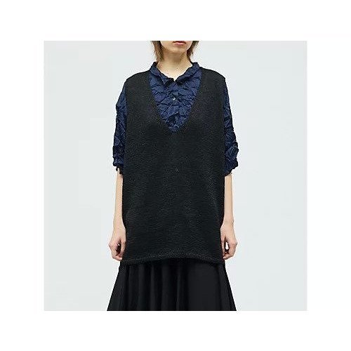 【ミズイロ インド/mizuiro ind】のワイドVネックベスト インテリア・キッズ・メンズ・レディースファッション・服の通販 founy(ファウニー) https://founy.com/ ファッション Fashion レディースファッション Fashion for Women アウター Coat / Outerwear Collection トップス・カットソー Cut & Sew Tops ベスト&ジレ / 重ね着スタイル Vests & Gilets Vネックトップス V-Neck Tops / V-Cut Neckline Shirts インナー Innerwear シアー Sheer, See-Through ノースリーブ Sleeveless, No-Sleeve ベスト Vest, Waistcoat ワイド Wide, Wide Fit 人気 Popular, Best Seller 今季 This Season, Current Season 夏 Summer 春 Spring S/S・春夏 SS, Spring/Summer, Warm Season |ID: prp329100004938354 ipo3291000000037243329