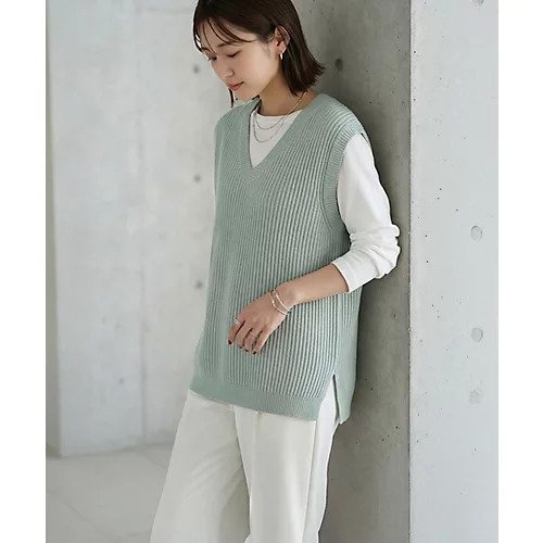 【スタイルデリ/STYLE DELI】のストライプ編みVネックベスト インテリア・キッズ・メンズ・レディースファッション・服の通販 founy(ファウニー) https://founy.com/ ファッション Fashion レディースファッション Fashion for Women アウター Coat / Outerwear Collection トップス・カットソー Cut & Sew Tops ベスト&ジレ / 重ね着スタイル Vests & Gilets Vネックトップス V-Neck Tops / V-Cut Neckline Shirts イエロー Yellow インナー Innerwear カットソー Cut and Sewn Top 軽量 Lightweight, Ultra Light シンプル Simple, Minimal ストライプ Stripe, Striped Pattern ストレート Straight, Straight Cut スリット Slit, Slit Detail ノースリーブ Sleeveless, No-Sleeve 長袖 Long Sleeve, Full Sleeve バランス Balance, Style Balance パステル Pastel, Soft Color ベスト Vest, Waistcoat ボトム Bottoms, Lower Wear ポケット Pocket, Pocket Detail 半袖 Short Sleeve, Half Sleeve 夏 Summer |ID: prp329100004941682 ipo3291000000037248916