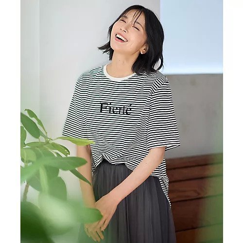 【エニー/ANY】のフロッキーロゴテールTシャツ 人気、トレンドファッション・服の通販 founy(ファニー) 　ファッション　Fashion　レディースファッション　Fashion for Women　トップス・カットソー　Cut & Sew Tops　シャツ・ブラウス・オフィスカジュアル　Elegant Blouses & Button-Ups　ロングTシャツ・Tシャツ　Longline T-Shirts & Tees　おすすめ　Recommended / Our Picks　インナー　Innerwear　シンプル　Simple, Minimal　ベーシック　Basic, Essential　ラウンド　Round, Round Neck　秋　Autumn　other-3|ID: prp329100004941687 ipo3291000000037088684