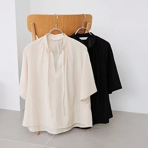 【イーバイエクラ/E by eclat】のバンドカラー細ボウタイブラウス 人気、トレンドファッション・服の通販 founy(ファニー) 　ファッション　Fashion　レディースファッション　Fashion for Women　トップス・カットソー　Cut & Sew Tops　シャツ・ブラウス・オフィスカジュアル　Elegant Blouses & Button-Ups　エレガント 上品　Elegant　ギャザー　Gathered, Ruffled　スリット　Slit, Slit Detail　ボックス　Boxy, Box Shape　ワイド　Wide, Wide Fit　夏　Summer　洗える　Machine Washable　other-2|ID: prp329100004943015 ipo3291000000037100848