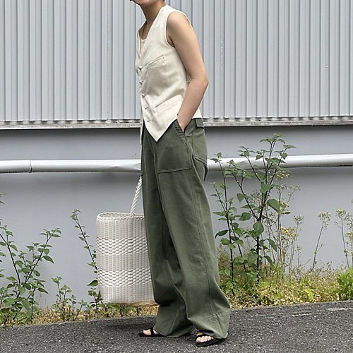 【マディソンブルー/MADISONBLUE】のSLIM FIT VEST PEARL 人気、トレンドファッション・服の通販 founy(ファニー) 　ファッション　Fashion　レディースファッション　Fashion for Women　アウター　Coat / Outerwear Collection　トップス・カットソー　Cut & Sew Tops　ベスト&ジレ / 重ね着スタイル　Vests & Gilets　おすすめ　Recommended / Our Picks　ウォッシャブル　Machine Washable　コンパクト　Compact, Small Size　ティアードスカート　Tiered Skirt, Flounced Skirt　パール　Pearl, Pearl Accent　フィット　Fit, Slim Fit　ベスト　Vest, Waistcoat　マニッシュ　Mannish, Boyish　メンズ　Men's, Menswear　リュクス　Luxury, Elegant, High-End, Chic　夏　Summer　春　Spring　other-2|ID: prp329100004960645 ipo3291000000037219512