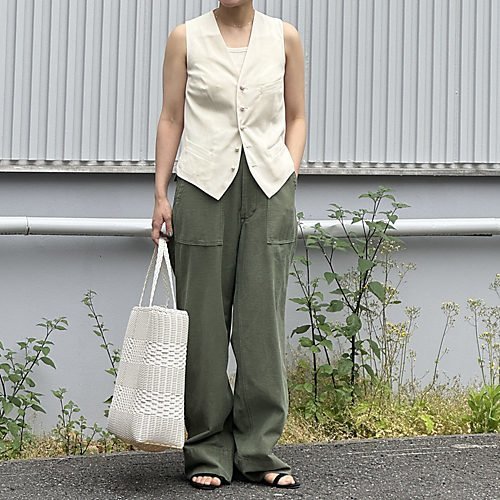 【マディソンブルー/MADISONBLUE】のSLIM FIT VEST PEARL 人気、トレンドファッション・服の通販 founy(ファニー) 　ファッション　Fashion　レディースファッション　Fashion for Women　アウター　Coat / Outerwear Collection　トップス・カットソー　Cut & Sew Tops　ベスト&ジレ / 重ね着スタイル　Vests & Gilets　おすすめ　Recommended / Our Picks　ウォッシャブル　Machine Washable　コンパクト　Compact, Small Size　ティアードスカート　Tiered Skirt, Flounced Skirt　パール　Pearl, Pearl Accent　フィット　Fit, Slim Fit　ベスト　Vest, Waistcoat　マニッシュ　Mannish, Boyish　メンズ　Men's, Menswear　リュクス　Luxury, Elegant, High-End, Chic　夏　Summer　春　Spring　other-3|ID: prp329100004960645 ipo3291000000037219513