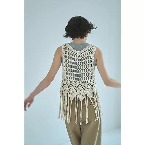 【マージュール/marjour】のMACRAME KNIT FRINGE VEST 人気、トレンドファッション・服の通販 founy(ファニー) 　ファッション　Fashion　レディースファッション　Fashion for Women　アウター　Coat / Outerwear Collection　トップス・カットソー　Cut & Sew Tops　ニット　Knit Tops & Sweaters　ベスト&ジレ / 重ね着スタイル　Vests & Gilets　インナー　Innerwear　ストレッチ　Stretch, Stretchy Fabric　ハンド　Hand, Handmade　フリンジ　Fringe, Tassel　ベスト　Vest, Waistcoat　ポケット　Pocket, Pocket Detail　リラックス　Relax, Relaxed Fit　おすすめ　Recommended / Our Picks　other-3|ID: prp329100004961069 ipo3291000000037221657