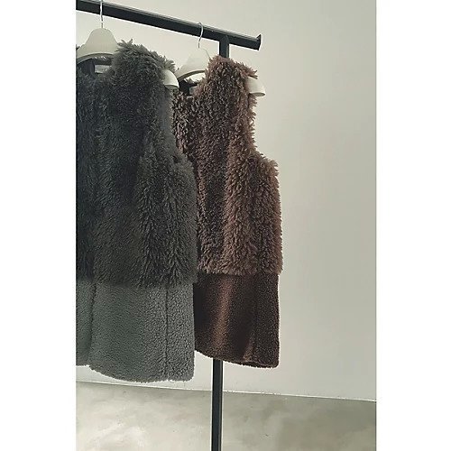 【マージュール/marjour】のBOA PANEL VEST 人気、トレンドファッション・服の通販 founy(ファニー) 　ファッション　Fashion　レディースファッション　Fashion for Women　アウター　Coat / Outerwear Collection　トップス・カットソー　Cut & Sew Tops　ベスト&ジレ / 重ね着スタイル　Vests & Gilets　切替　Switching, Contrast Panel　シンプル　Simple, Minimal　ストレッチ　Stretch, Stretchy Fabric　タートル　Turtleneck, Turtle Collar　バランス　Balance, Style Balance　フィット　Fit, Slim Fit　フロント　Front, Front Design　ベスト　Vest, Waistcoat　ポケット　Pocket, Pocket Detail　other-2|ID: prp329100004961352 ipo3291000000037223035