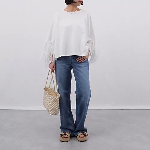 【アユーシ/AAYUSHI】のフェザーフリルカットソー 人気、トレンドファッション・服の通販 founy(ファニー) 　ファッション　Fashion　レディースファッション　Fashion for Women　トップス・カットソー　Cut & Sew Tops　カットソー・ベーシックTシャツ　Cut-and-Sewn Tops / Stretch Tees & Basics　洗える　Machine Washable　カットソー　Cut and Sewn Top　ショルダー　Shoulder, Shoulder Strap　シンプル　Simple, Minimal　スラックス　Slacks, Dress Pants　デニム　Denim, Jeans Material　ドロップ　Drop Shoulder, Dropped Style　バランス　Balance, Style Balance　フェザー　Feather, Feather Detail　フリル　Frill, Ruffle　ボックス　Boxy, Box Shape　おすすめ　Recommended / Our Picks　other-3|ID: prp329100004961801 ipo3291000000037225390