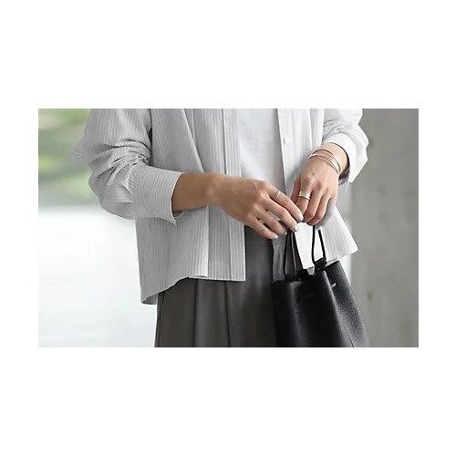 【スタイルデリ/STYLE DELI】の【selection】ストライプ柄立体タックショートシャツ インテリア・キッズ・メンズ・レディースファッション・服の通販 founy(ファニー) 　ファッション　Fashion　レディースファッション　Fashion for Women　トップス・カットソー　Cut & Sew Tops　シャツ・ブラウス・オフィスカジュアル　Elegant Blouses & Button-Ups　イエロー　Yellow　ショート　Short, Short Length　ジャケット　Jacket, Outerwear　ストライプ　Stripe, Striped Pattern　デニム　Denim, Jeans Material　バランス　Balance, Style Balance　フォルム　Silhouette, Form　フレア　Flare, Flared　フロント　Front, Front Design　ボーダー　Border, Stripe　リラックス　Relax, Relaxed Fit　ワイド　Wide, Wide Fit　エレガント 上品　Elegant　ホワイト|ID: prp329100004961886 ipo3291000000037225861