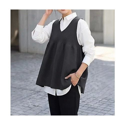 【スタイルデリ/STYLE DELI】の【selection】スポンディッシュフレアベスト インテリア・キッズ・メンズ・レディースファッション・服の通販 founy(ファニー) https://founy.com/ ファッション Fashion レディースファッション Fashion for Women アウター Coat / Outerwear Collection トップス・カットソー Cut & Sew Tops ベスト&ジレ / 重ね着スタイル Vests & Gilets 春 Spring シンプル Simple, Minimal スリット Slit, Slit Detail バランス Balance, Style Balance フォルム Silhouette, Form フレア Flare, Flared ベスト Vest, Waistcoat ベーシック Basic, Essential ポケット Pocket, Pocket Detail ロング Long, Long-Length S/S・春夏 SS, Spring/Summer, Warm Season 夏 Summer |ID: prp329100004961961 ipo3291000000037226347