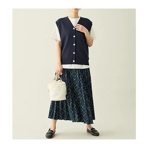 【エニー/ANY】のメタルボタンニットベスト 人気、トレンドファッション・服の通販 founy(ファニー) 　ファッション　Fashion　レディースファッション　Fashion for Women　アウター　Coat / Outerwear Collection　トップス・カットソー　Cut & Sew Tops　ニット　Knit Tops & Sweaters　ベスト&ジレ / 重ね着スタイル　Vests & Gilets　なめらか　Smooth, Silky Texture　カットソー　Cut and Sewn Top　ストレッチ　Stretch, Stretchy Fabric　メタル　Metal, Metal Parts　エレガント 上品　Elegant　other-3|ID: prp329100004962001 ipo3291000000037226576