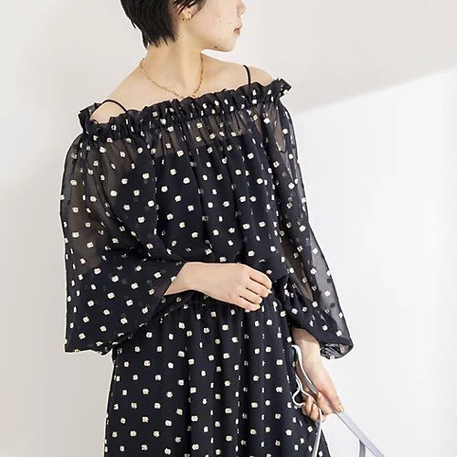 【ノーリーズソフィー/NOLLEY'S sophi】の《セットアップ対応》ラメカットジャガードオフショルブラウス インテリア・キッズ・メンズ・レディースファッション・服の通販 founy(ファウニー) https://founy.com/ ファッション Fashion レディースファッション Fashion for Women トップス・カットソー Cut & Sew Tops シャツ・ブラウス・オフィスカジュアル Elegant Blouses & Button-Ups 2026年 2026 2026春夏・S/S Spring/Summer 2026 SS26 おすすめ Recommended / Our Picks カットジャガード Cut Jacquard ギャザー Gathered, Ruffled シンプル Simple, Minimal ジョーゼット Georgette, Semi-Sheer Fabric スリーブ Sleeve, Long Sleeve / Short Sleeve セットアップ Set-Up, Coordinated Outfit デニム Denim, Jeans Material ドット Polka Dot, Dot Pattern フレア Flare, Flared ボトム Bottoms, Lower Wear ラグジュアリー Luxury, Elegant |ID: prp329100004964131 ipo3291000000037249461