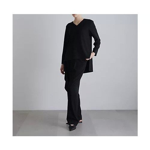 【アドーア/ADORE】のバックサテンジョーゼットVネック 大人の最旬トレンドファッション＆コーディネート founy(ファウニー) 　ファッション　Fashion　レディースファッション　Fashion for Women　トップス・カットソー　Cut & Sew Tops　Vネックトップス　V-Neck Tops / V-Cut Neckline Shirts　バッグ　Bags　おすすめ　Recommended / Our Picks　サテン　Satin, Glossy Fabric　ジョーゼット　Georgette, Semi-Sheer Fabric　スタンダード　Standard, Basic　ストレッチ　Stretch, Stretchy Fabric　フィット　Fit, Slim Fit　冬　Winter / This Winter　A/W・秋冬　Autumn/Winter　other-2|ID: prp329100004964695 ipo3291000000037252447