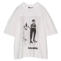 【キャサリンハムネット/KATHARINE HAMNETT LONDON】のデヴィッド・ボウイ キャサリン・ハムネットコラボTシャツ 大人の最旬トレンドファッション＆コーディネート founy(ファウニー) ファッション Fashion レディースファッション Fashion for Women トップス・カットソー Cut & Sew Tops シャツ・ブラウス・オフィスカジュアル Elegant Blouses & Button-Ups ロングTシャツ・Tシャツ Longline T-Shirts & Tees コラボ Collaboration, Collab シンプル Simple, Minimal スペシャル Special, Limited Edition プリント Print, Printed Pattern モチーフ Motif, Design Theme 洗える Machine Washable |ID:prp329100004967205