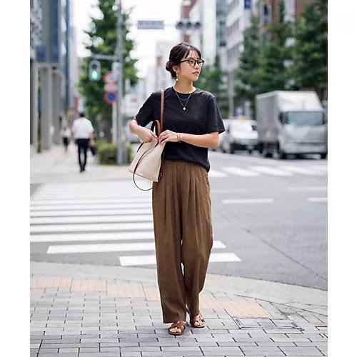 【スタイルデリ/STYLE DELI】の薄手スムースクルーネックTシャツ 大人の最旬トレンドファッション＆コーディネート founy(ファウニー) 　ファッション　Fashion　レディースファッション　Fashion for Women　トップス・カットソー　Cut & Sew Tops　シャツ・ブラウス・オフィスカジュアル　Elegant Blouses & Button-Ups　ロングTシャツ・Tシャツ　Longline T-Shirts & Tees　イエロー　Yellow　インナー　Innerwear　カーディガン　Cardigan, Knitwear　サロペット　Overalls, Salopette　ショルダー　Shoulder, Shoulder Strap　ジャケット　Jacket, Outerwear　ストレート　Straight, Straight Cut　スリット　Slit, Slit Detail　ドロップ　Drop Shoulder, Dropped Style　定番　Standard, Basic Item　なめらか　Smooth, Silky Texture　バランス　Balance, Style Balance　パステル　Pastel, Soft Color　半袖　Short Sleeve, Half Sleeve　無地　Plain, Solid Color　おすすめ　Recommended / Our Picks　夏　Summer　エレガント 上品　Elegant　other-2|ID: prp329100004984023 ipo3291000000037335954