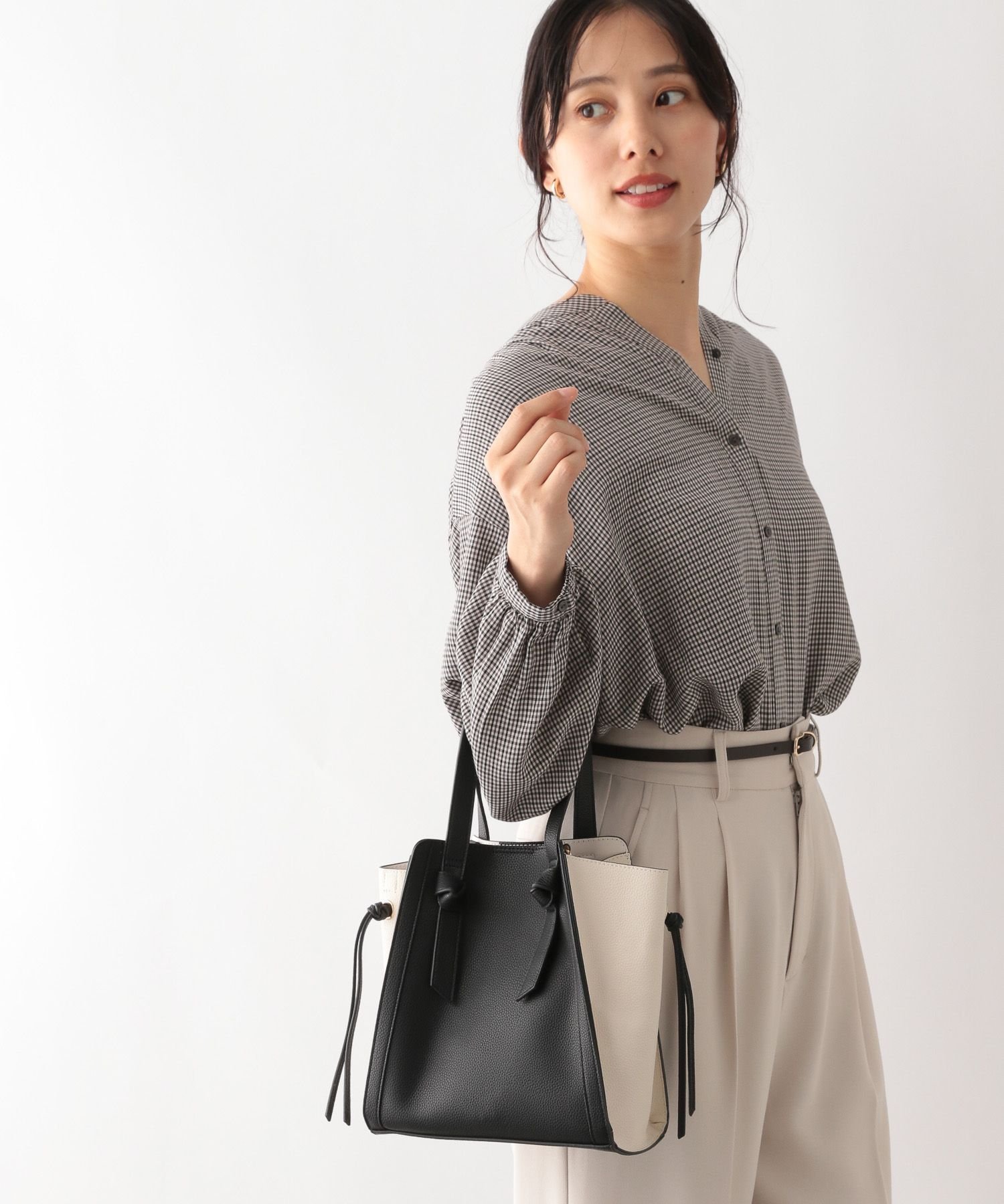 【グローバルワーク/GLOBAL WORK】のスペ軽変形3WAYBAG/172356 インテリア・キッズ・メンズ・レディースファッション・服の通販 founy(ファニー) 　ファッション　Fashion　レディースファッション　WOMEN　ショルダー　Shoulder　ポケット　Pocket　入学式　Entrance Ceremony　卒業式　Graduation Ceremony　軽量　Lightweight　ブラック×アイボリー11|ID: prp329100003749454 ipo3291000000029427006