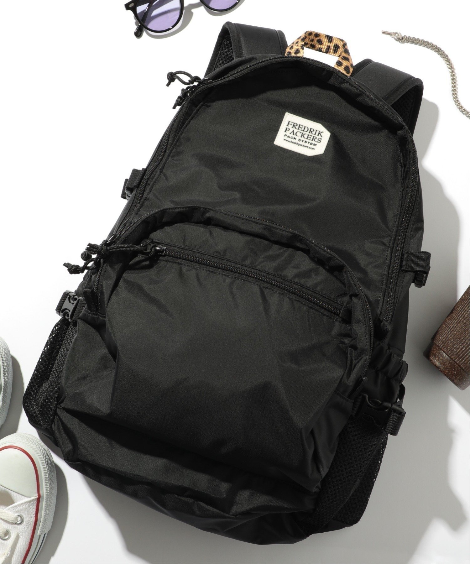 【その他のブランド/Other】のFREDRIK PACKERS/210D DAY PACK TIPI デイパック バックパック リュックサック 通勤 通学 マザーズリュック A4ドキュメントや16インチ以下のノートPCが入る大きさ フレドリックパッカーズ インテリア・キッズ・メンズ・レディースファッション・服の通販 founy(ファニー) 　ファッション　Fashion　レディースファッション　WOMEN　バッグ　Bag　インナー　Inner　春　Spring　ギャザー　Gather　今季　This Season　軽量　Lightweight　スウェット　Sweat　雑誌　Magazine　デイパック　Daypack　トレンド　Trend　ハーフ　Half　フラット　Flat　フロント　Front　ボックス　Box　ポケット　Pocket　メッシュ　Mesh　リュック　Ruck Sack　送料無料　Free Shipping　おすすめ　Recommend　ビジネス 仕事 通勤　Business　BLK3|ID: prp329100003805254 ipo3291000000029450107