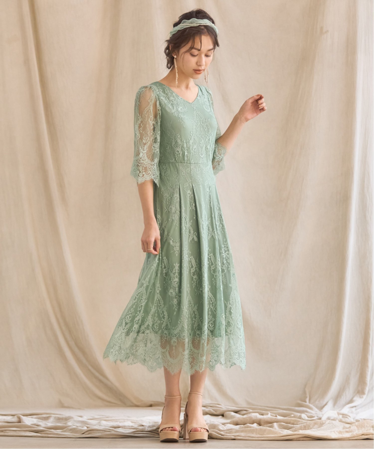 【ドレス/DRESS+】のワンピース ドレス 総レース Aライン ミモレ丈 結婚式 披露宴 パーティードレス 人気、トレンドファッション・服の通販 founy(ファニー) 　ファッション　Fashion　レディースファッション　WOMEN　ワンピース　Dress　ドレス　Party Dresses　エレガント 上品　Elegant　シアー　Sheer　スカラップ　Scalloped　デコルテ　Decolletage　ドレス　Dress　バランス　Balance　ミモレ　Mimore　レース　Race　披露宴　Wedding Reception　結婚式　Wedding Ceremony　 other-1|ID: prp329100003829816 ipo3291000000028563003