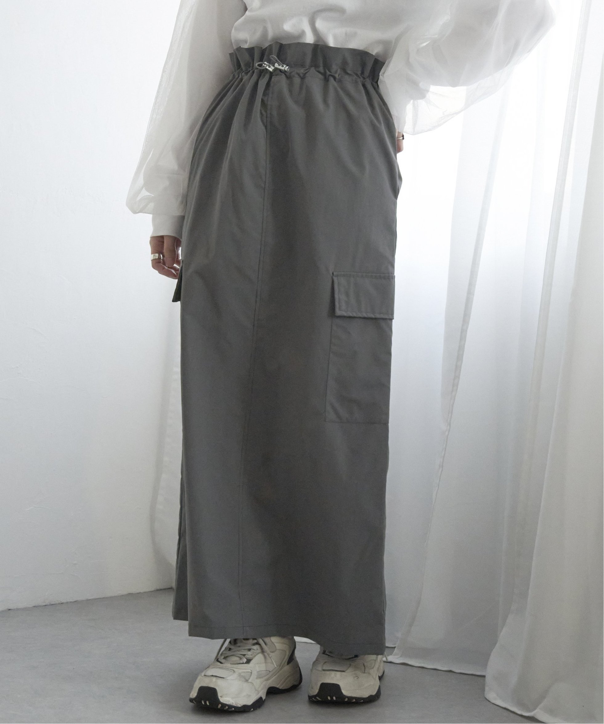 【ヴァンス エクスチェンジ/VENCE EXCHANGE】のベネシャンギャザースカート インテリア・キッズ・メンズ・レディースファッション・服の通販 founy(ファニー) 　ファッション　Fashion　レディースファッション　WOMEN　スカート　Skirt　おすすめ　Recommend　カーゴパンツ　Cargo Pants　スリット　Slit　トレンド　Trend　ドローコード　Draw Cord　フェミニン　Feminine　チャコール|ID: prp329100003924652 ipo3291000000025939169