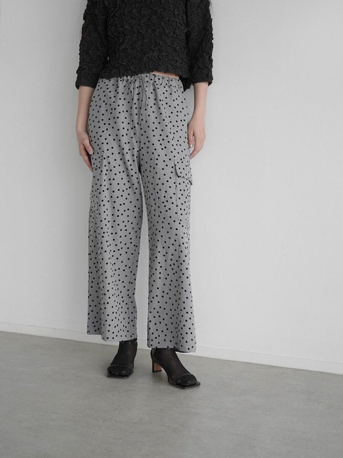 【ラシュッド/LASUD】のFlocky dot pants インテリア・キッズ・メンズ・レディースファッション・服の通販 founy(ファニー) https://founy.com/ ファッション Fashion レディースファッション WOMEN パンツ Pants おすすめ Recommend ストレート Straight ドット Dot フェイク Fake フェミニン Feminine ポケット Pocket リラックス Relax |ID: prp329100003930050 ipo3291000000028939786