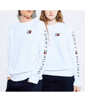 【トミーヒルフィガー/TOMMY HILFIGER】のTOMMY HILFIGER(トミーヒルフィガー) 【オンライン限定】フレンチテリー ロゴロングスリーブスウェット 人気、トレンドファッション・服の通販 founy(ファニー) ファッション Fashion レディースファッション WOMEN トップス・カットソー Tops/Tshirt パーカ Sweats スウェット Sweat アメリカン American インナー Inner クラシック Classic シンプル Simple ジーンズ Jeans スウェット Sweat スニーカー Sneakers デニム Denim トレーナー Trainer 定番 Standard 人気 Popularity 長袖 Long Sleeve フレンチ French モダン Modern ロング Long おすすめ Recommend ゴルフ Golf |ID:prp329100003930670