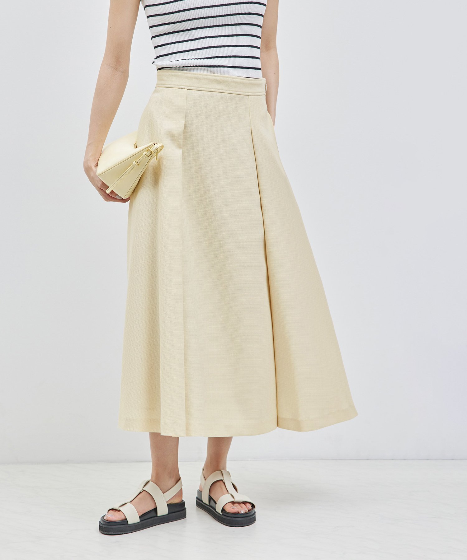 【ロペ/ROPE'】のフォルムフレアスカート(ラメ/無地)【セットアップ対応】 インテリア・キッズ・メンズ・レディースファッション・服の通販 founy(ファニー) 　ファッション　Fashion　レディースファッション　WOMEN　セットアップ　Setup　スカート　Skirt　スカート　Skirt　Aライン/フレアスカート　Flared A-Line Skirts　セットアップ　Set Up　無地　Plain Color　キナリ(16)|ID: prp329100003943770 ipo3291000000026162707