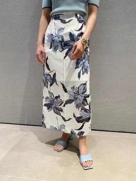 【リリーブラウン/Lily Brown】 フラワーペイントタイトスカート人気、トレンドファッション・服の通販 founy(ファニー) ファッション Fashion レディースファッション WOMEN スカート Skirt オリエンタル Oriental サテン Satin セットアップ Set Up タイトスカート Tight Skirt フロント Front プリント Print 手描き Hand Drawn |ID:prp329100003946486