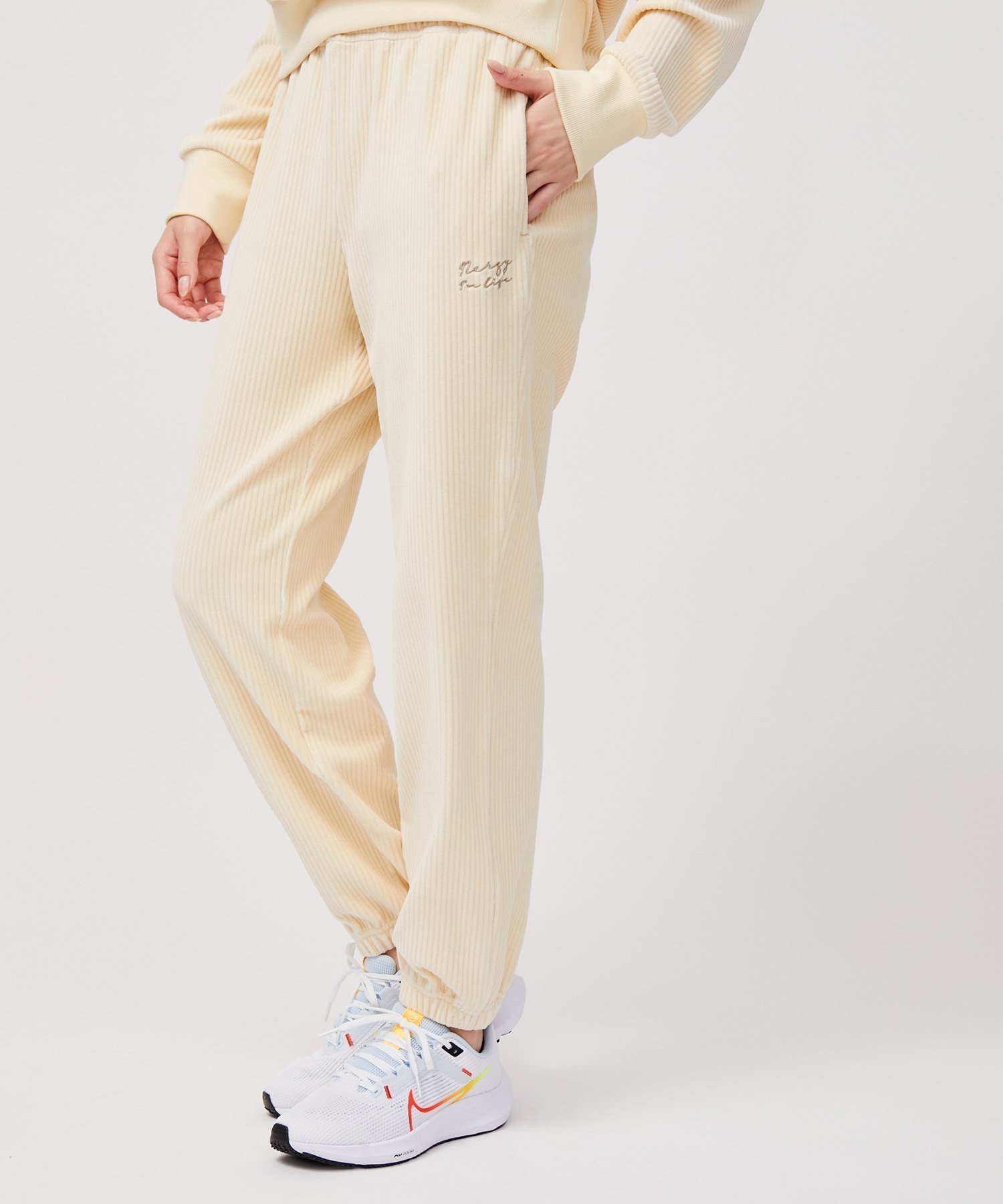 【ナージー/NERGY】の【セットアップ対応】コーデュロイリラックスパンツ インテリア・キッズ・メンズ・レディースファッション・服の通販 founy(ファニー) 　ファッション　Fashion　レディースファッション　WOMEN　セットアップ　Setup　パンツ　Pants　コーデュロイ　Corduroy　セットアップ　Set Up　バランス　Balance　パーカー　Hoodie　ポケット　Pocket　リラックス　Relax　キナリ(16)|ID: prp329100003963048 ipo3291000000026121824