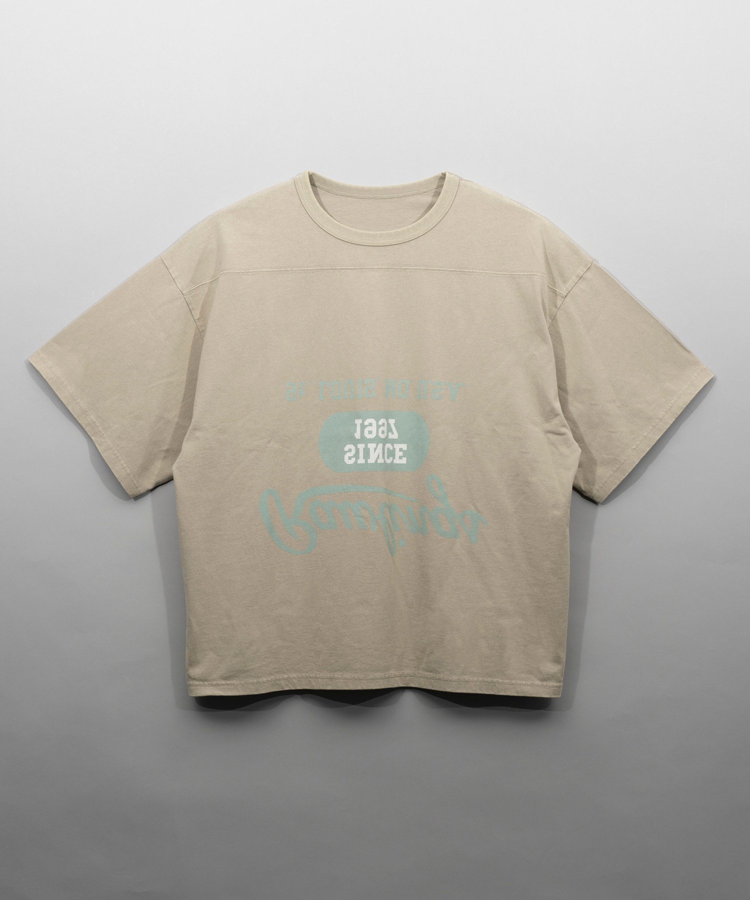 【メゾンスペシャル/MAISON SPECIAL】のMirror Logo Print Prime-Over Football Crew Neck T-shirt インテリア・キッズ・メンズ・レディースファッション・服の通販 founy(ファニー) 　ファッション　Fashion　レディースファッション　WOMEN　トップス・カットソー　Tops/Tshirt　シャツ/ブラウス　Shirts/Blouses　ロング / Tシャツ　T-Shirts　ウォッシュ　Wash　ヴィンテージ　Vintage　ショルダー　Shoulder　ドロップ　Drop　ハーフ　Half　ブリーチ　Bleach　プリント　Print　ラバー　Rubber　G.BGE|ID: prp329100003967248 ipo3291000000026158567