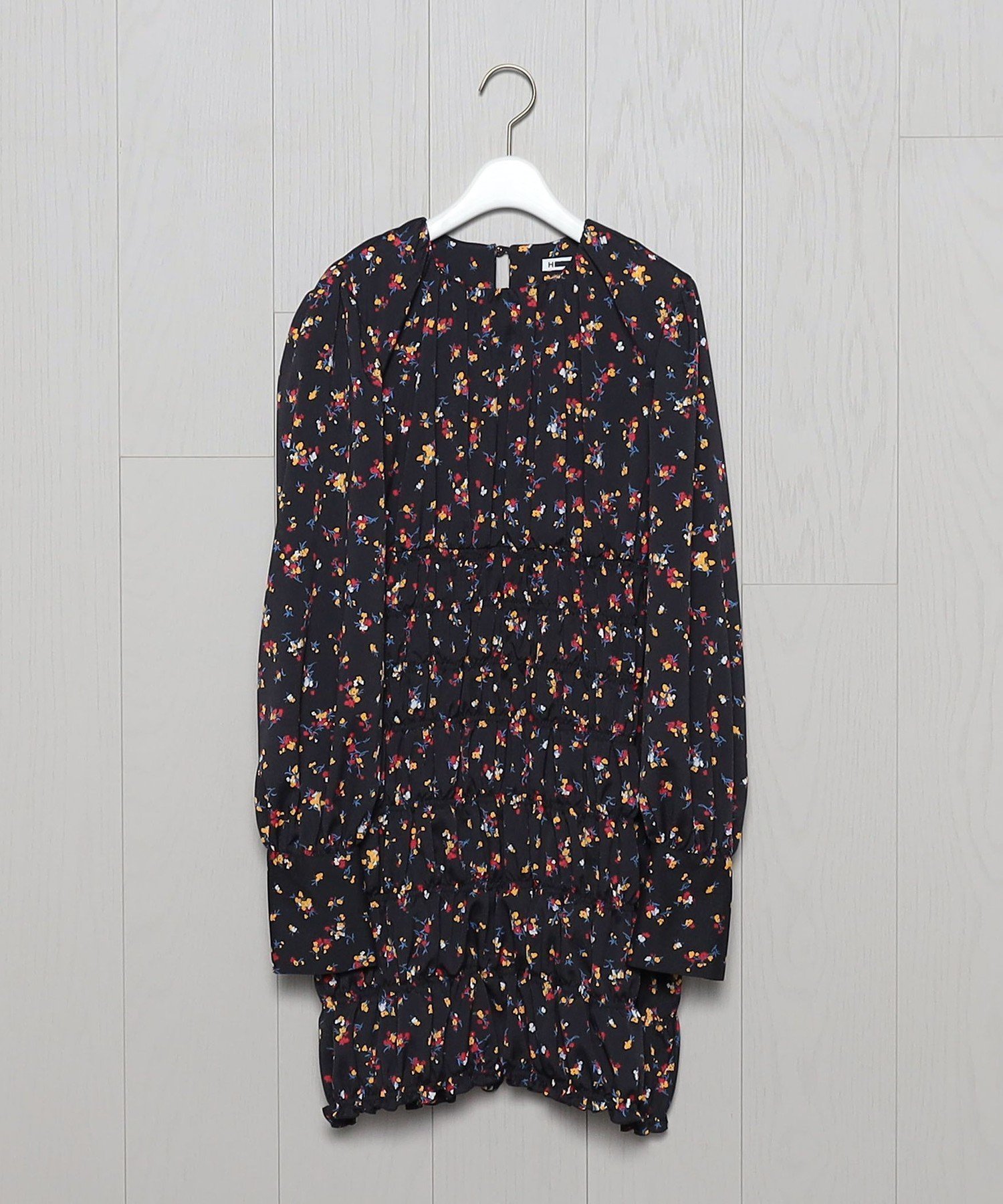 【その他のブランド/Other】のH FLOWER PRINT SHRRING DRESS/ワンピース インテリア・キッズ・メンズ・レディースファッション・服の通販 founy(ファニー) 　ファッション　Fashion　レディースファッション　WOMEN　ワンピース　Dress　ドレス　Party Dresses　イエロー　Yellow　カラフル　Colorful　ギャザー　Gather　シャーリング　Shirring　ジョーゼット　Georgette　バランス　Balance　フェミニン　Feminine　プリント　Print　マーガレット　Margaret　BLACK|ID: prp329100004041584 ipo3291000000028065993