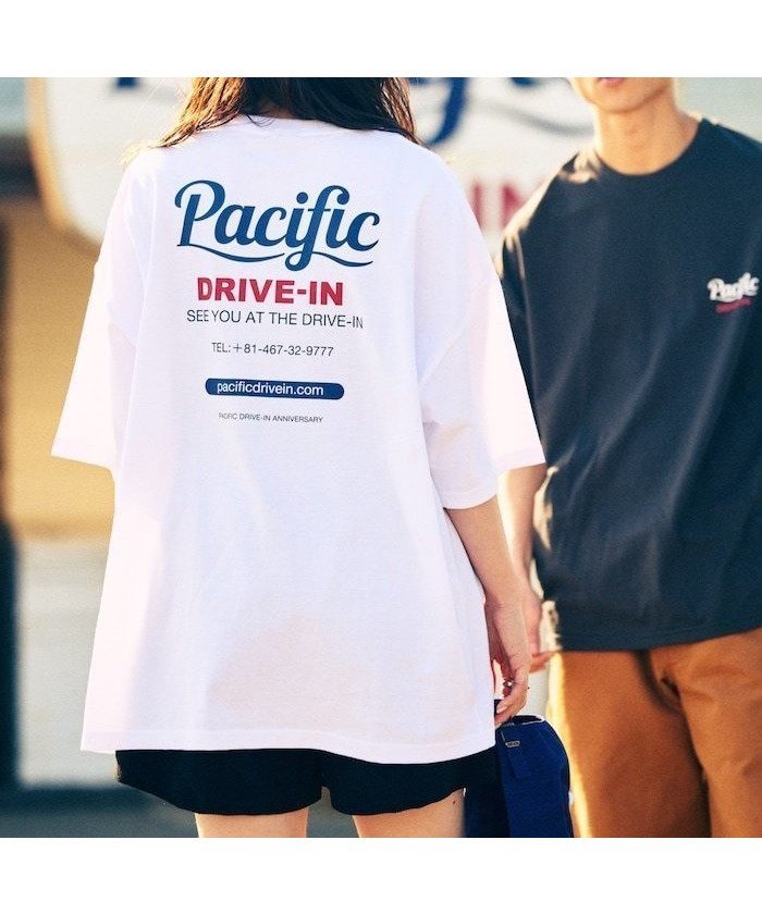 【フリークスストア/FREAK'S STORE】のPacific DRIVE-IN 別注 ビッグシルエット バックプリント クルーネックTシャツ 【限定展開】 24SS インテリア・キッズ・メンズ・レディースファッション・服の通販 founy(ファニー) https://founy.com/ ファッション Fashion レディースファッション WOMEN トップス・カットソー Tops/Tshirt シャツ/ブラウス Shirts/Blouses ロング / Tシャツ T-Shirts バッグ Bag 2024年 2024 2024春夏・S/S Ss,Spring/Summer,2024 S/S・春夏 Ss・Spring/Summer おすすめ Recommend カーゴパンツ Cargo Pants グラフィック Graphic シンプル Simple デニム Denim トレンド Trend ビッグ Big フロント Front プリント Print ボトム Bottom リラックス Relax ワンポイント One Point 別注 Special Order 夏 Summer 定番 Standard |ID: prp329100004061158 ipo3291000000028899673