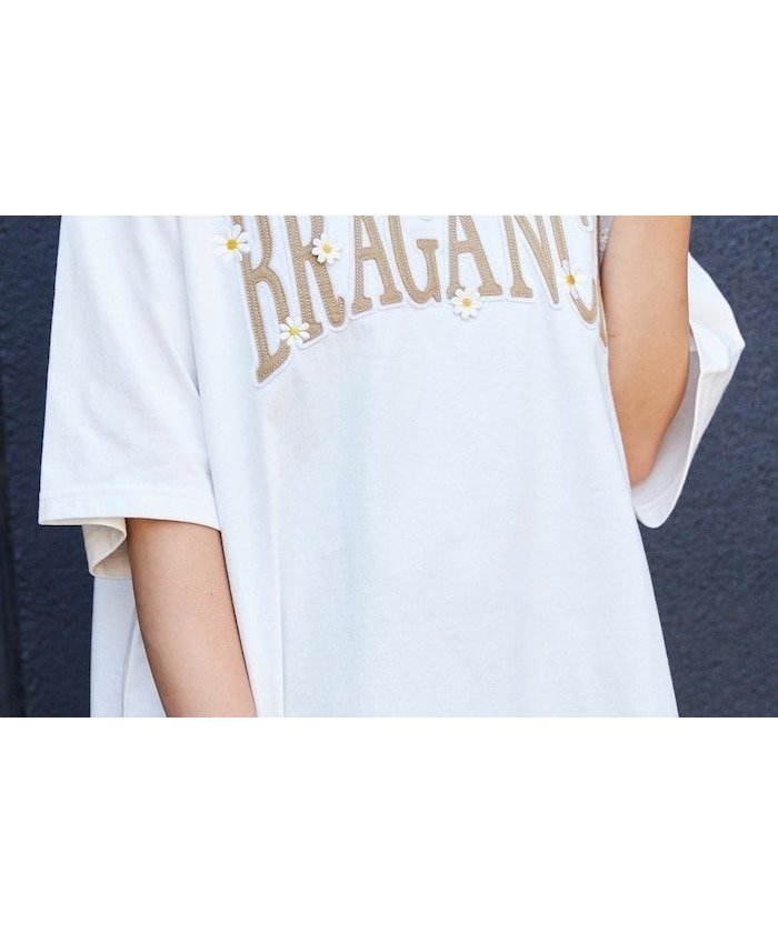 【フリークスストア/FREAK'S STORE】のビッグロゴデイジーTシャツ/ビッグシルエットTシャツ 24SS インテリア・キッズ・メンズ・レディースファッション・服の通販 founy(ファニー) https://founy.com/ ファッション Fashion レディースファッション WOMEN トップス・カットソー Tops/Tshirt シャツ/ブラウス Shirts/Blouses ロング / Tシャツ T-Shirts 2024年 2024 2024春夏・S/S Ss,Spring/Summer,2024 S/S・春夏 Ss・Spring/Summer おすすめ Recommend チェック Check デニム Denim ビッグ Big フェミニン Feminine フラワー Flower フレア Flare ボトム Bottom ワイド Wide 人気 Popularity 夏 Summer 定番 Standard |ID: prp329100004069672 ipo3291000000028900764