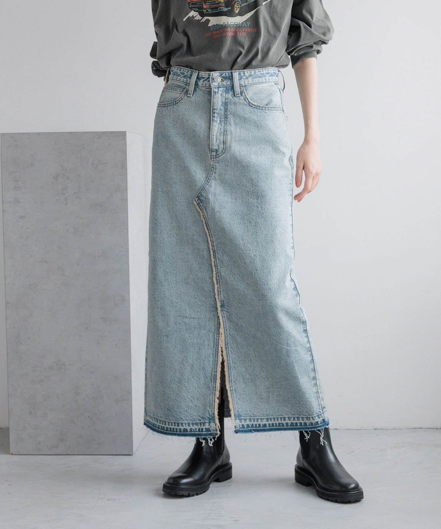 【ローリーズファーム/LOWRYS FARM】のCONE/デニムタイトロングスカート 人気、トレンドファッション・服の通販 founy(ファニー) 　ファッション　Fashion　レディースファッション　WOMEN　スカート　Skirt　ロングスカート　Long Skirt　コンパクト　Compact　スリット　Slit　デニム　Denim　バランス　Balance　定番　Standard　 other-1|ID: prp329100004072308 ipo3291000000028435587